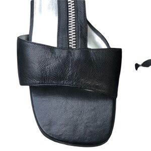 Carlos Santana  size 10  black & silver slingback working zipper detail NWOT